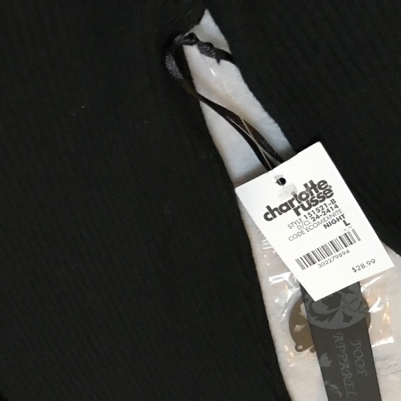 Charlotte Russe • Knit + Lace Up Neckline - Picture 5 of 5